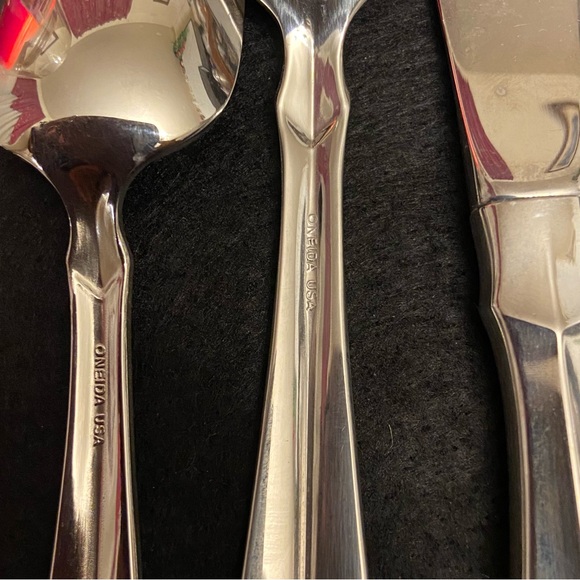 Oneida Usa Arris Stainless Steel 3 Piece Flatware Set - Picture 3 of 4